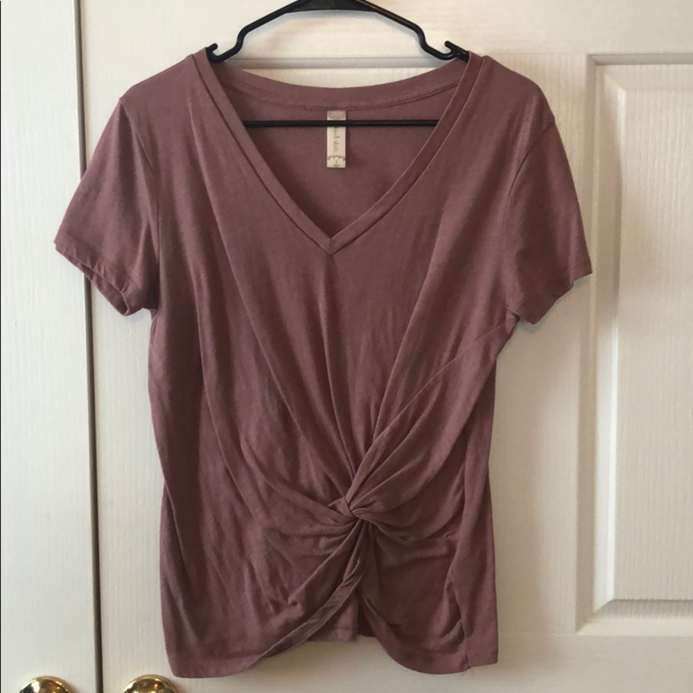 Basic tee with tie front